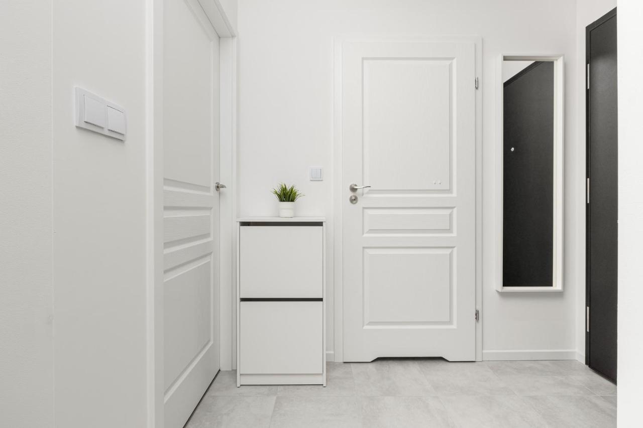 Stacja Wola Apartments With Parking By Noclegi Renters Warszawa Zewnętrze zdjęcie
